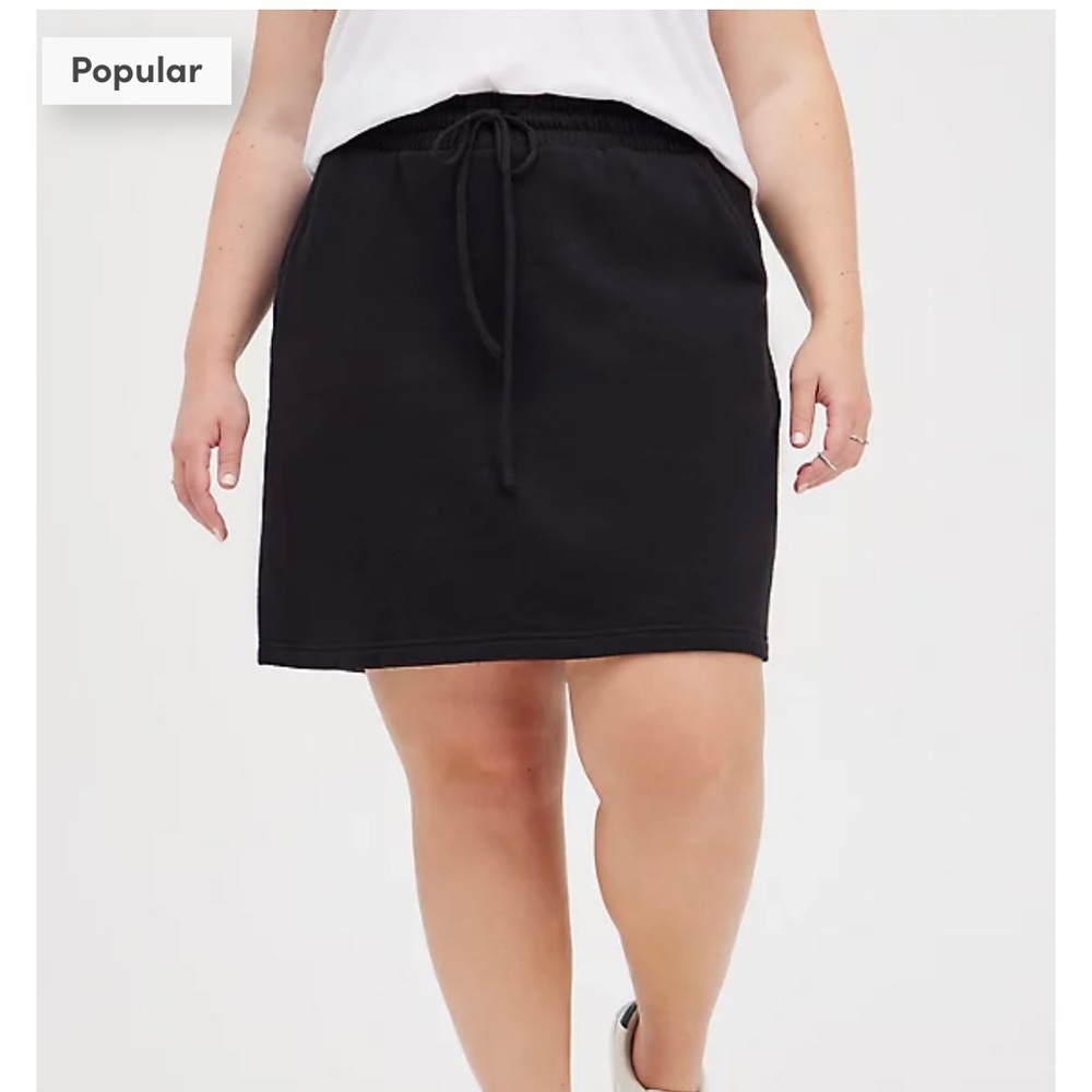 NWOT Torrid 4X Fleece Black A-Line Mini Skirt